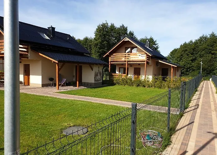 Semesterbostad Osada Cztery Pory Roku - Dom Jesien Kopalino