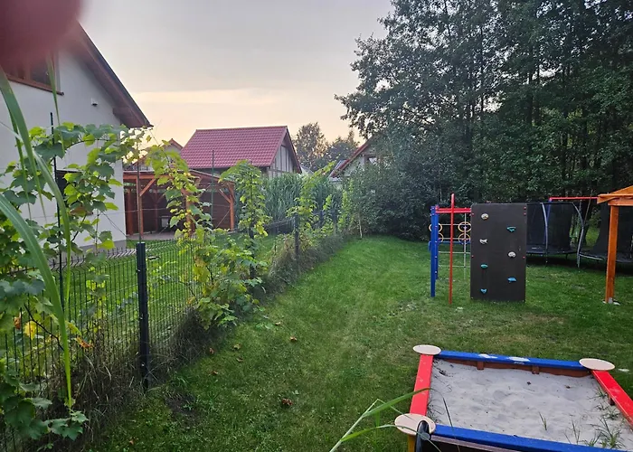 Semesterbostad Osada Cztery Pory Roku - Dom Jesien Kopalino