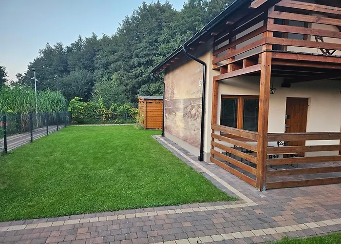 Semesterbostad Osada Cztery Pory Roku - Dom Jesien Kopalino